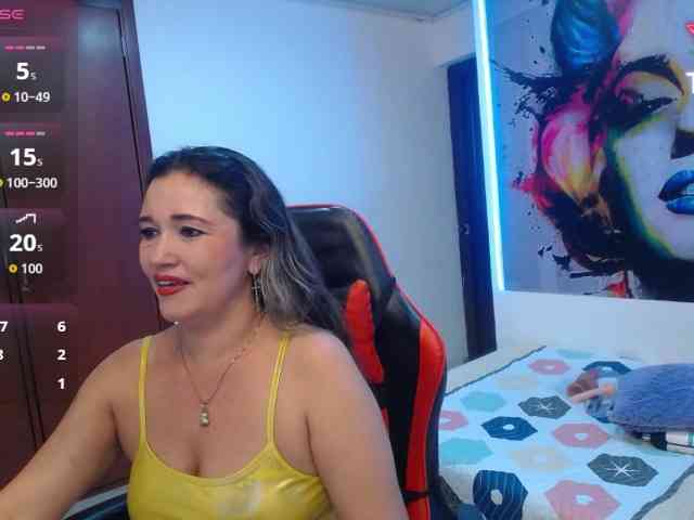 noelia-milf19 webcam