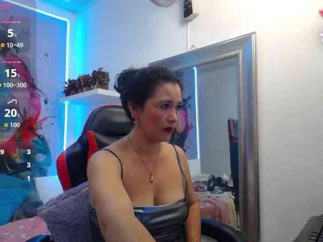 noelia-milf19 webcam