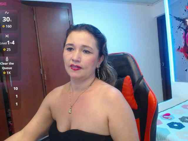 noelia-milf19 webcam