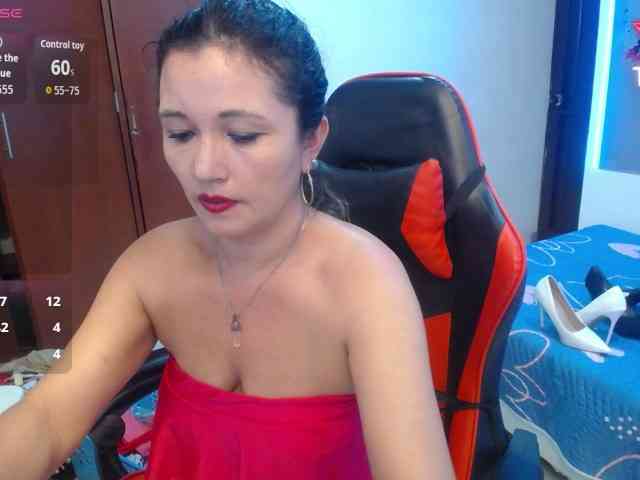 noelia-milf19 webcam