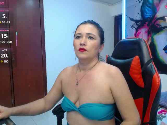 noelia-milf19 webcam