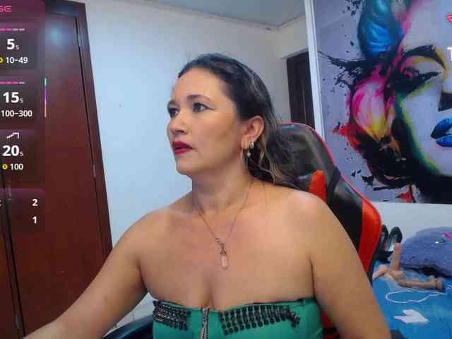 noelia-milf19 webcam