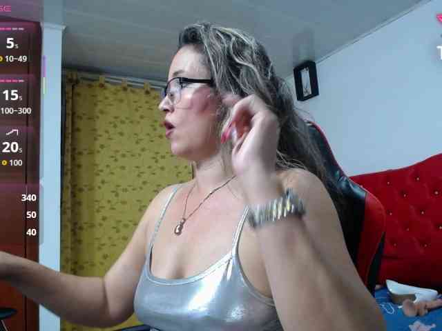 noelia-milf19 webcam