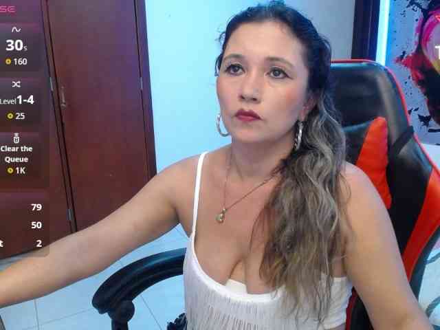 noelia-milf19 webcam