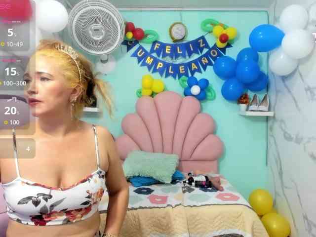 noelia-milf19 webcam