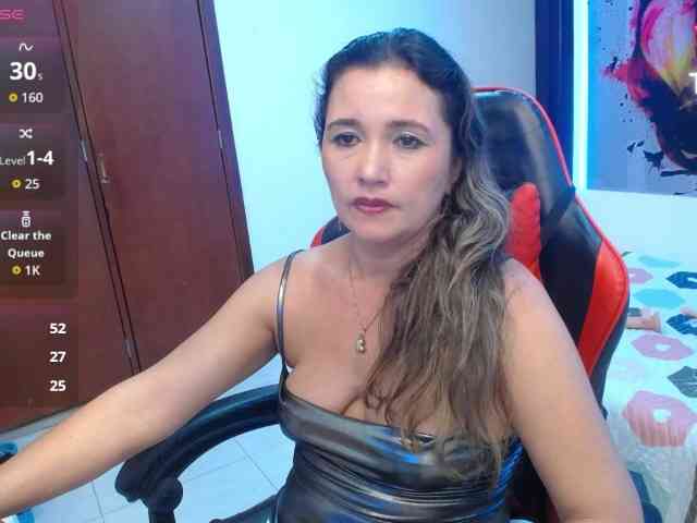 noelia-milf19 webcam