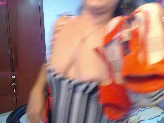 noelia-milf19 webcam