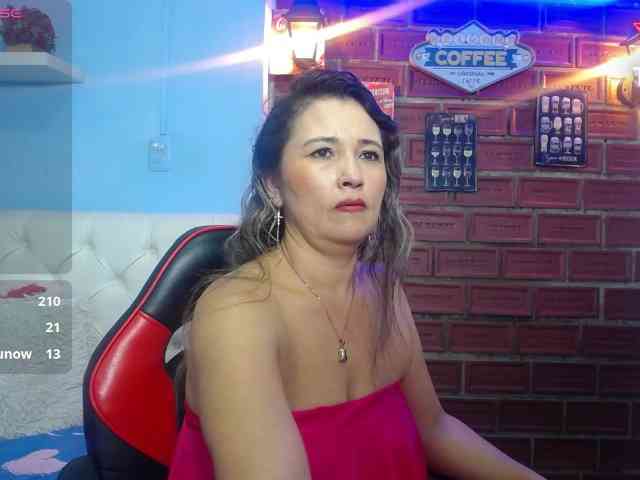 noelia-milf19 webcam