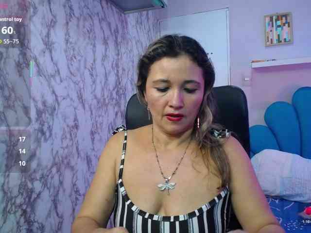 noelia-milf19 webcam