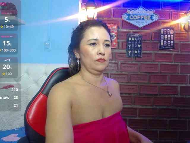 noelia-milf19 webcam