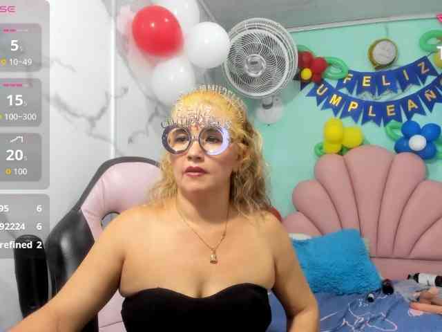 noelia-milf19 webcam