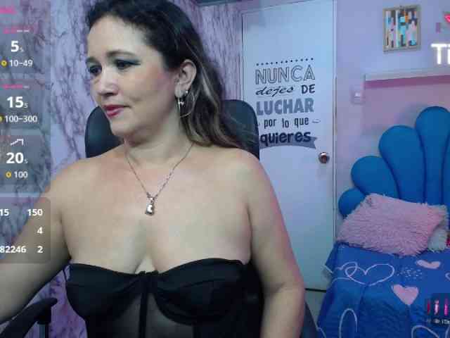 noelia-milf19 webcam
