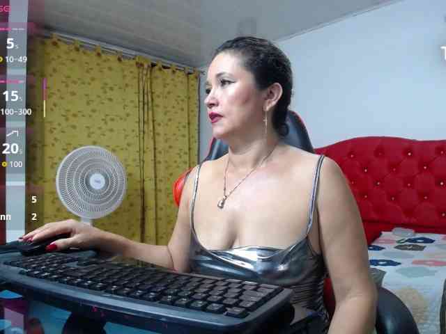 noelia-milf19 webcam