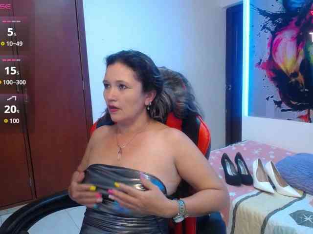 noelia-milf19 webcam