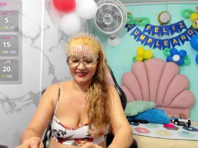 noelia-milf19 webcam