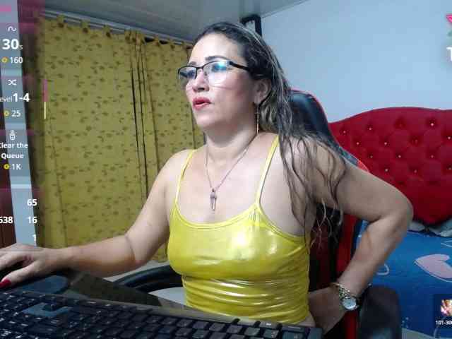 noelia-milf19 webcam