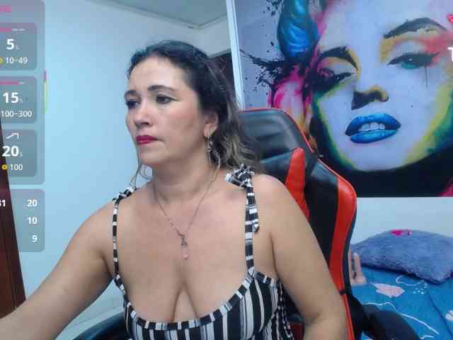 noelia-milf19 webcam