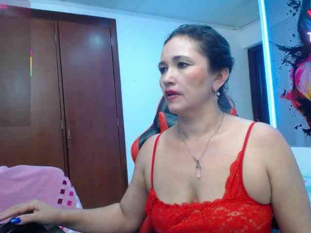 noelia-milf19 webcam