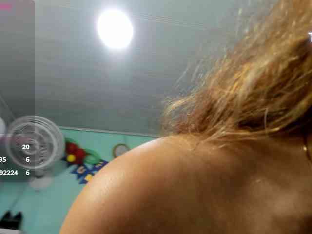 noelia-milf19 webcam
