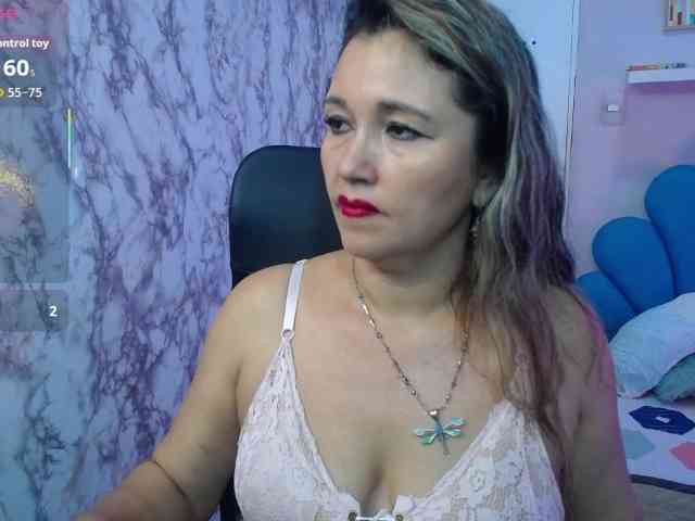 noelia-milf19 webcam