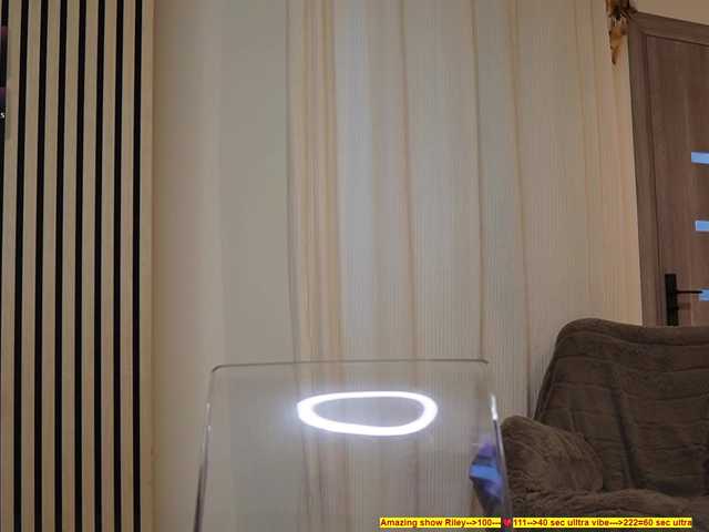 heySiry's BongaCams show and profile