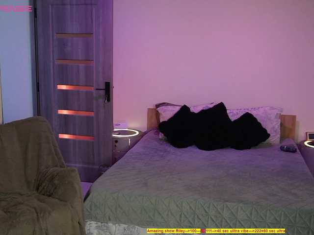 Heysiry live cam on BongaCams
