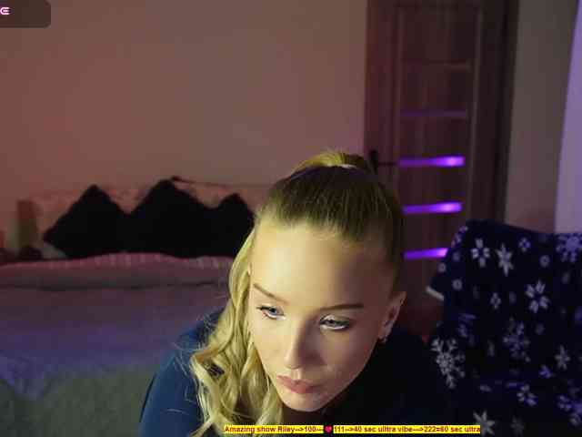 Modella: heySiry