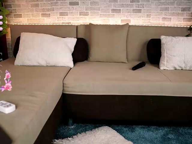 babyyyluna live cam preview