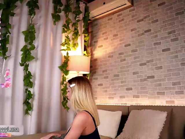 babyyyluna live cam preview
