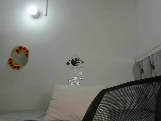 camila-sexxx live cam on BongaCams