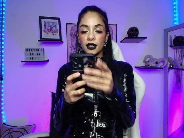 luciferdevil1 live cam on BongaCams