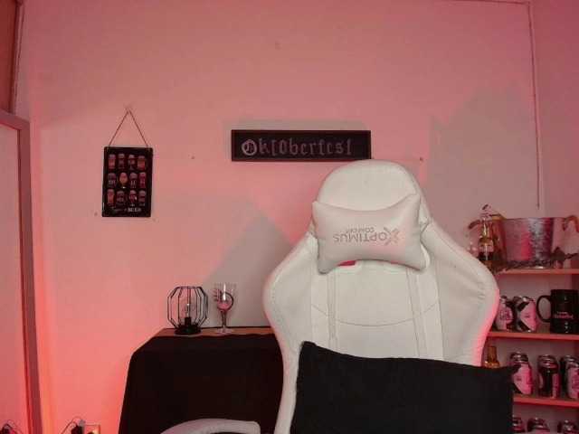 luciferdevil1 live cam on BongaCams