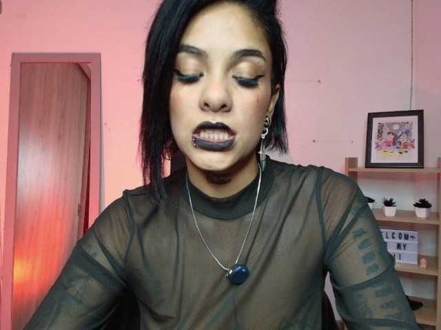 luciferdevil1 live cam on BongaCams