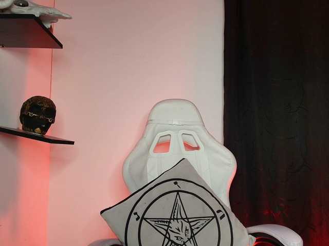 luciferdevil1 live cam on BongaCams