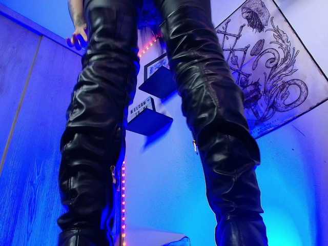 luciferdevil1 live cam on BongaCams