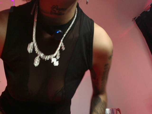 luciferdevil1 live cam on BongaCams