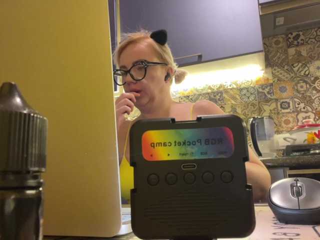 Oksana494 live cam on BongaCams