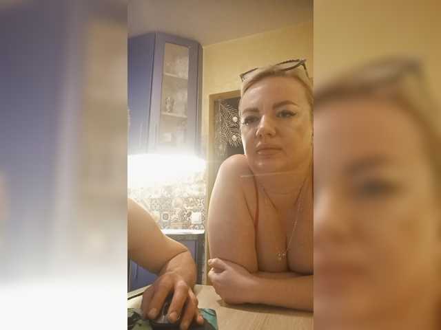 Oksana494 live cam on BongaCams