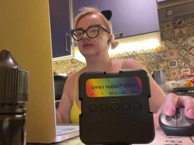 Oksana494 live cam on BongaCams