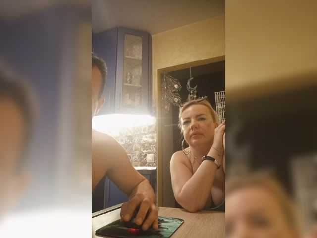 Oksana494 live cam on BongaCams