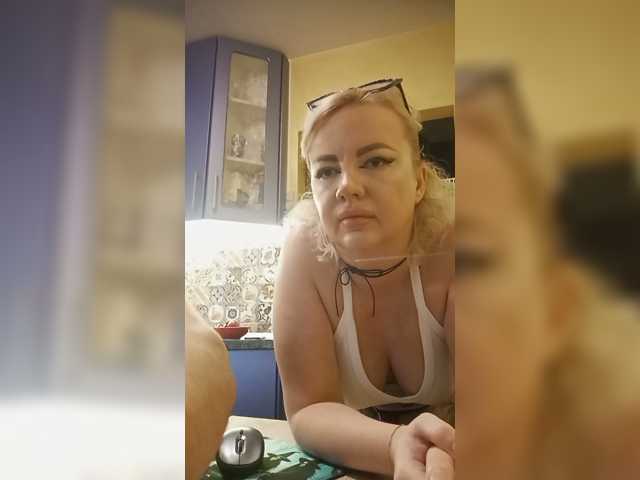 Oksana494 live cam preview
