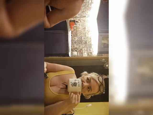 Oksana494 webcam