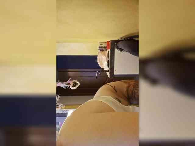 Oksana494 webcam