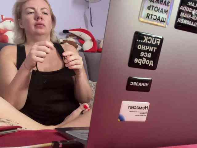 Oksana494 webcam