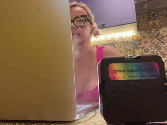 Oksana494 webcam