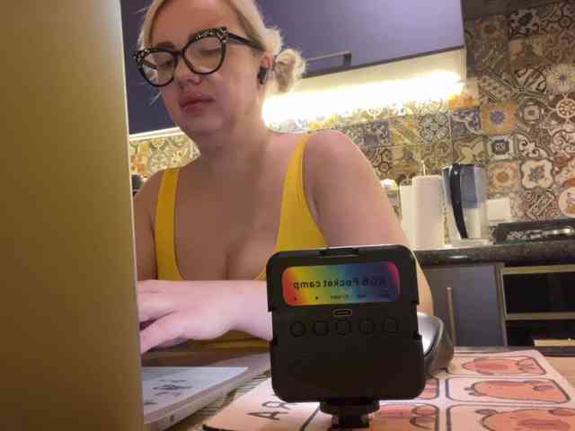 Oksana494 webcam
