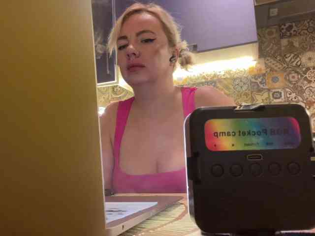 Oksana494 webcam