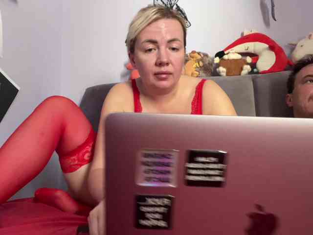 Oksana494 webcam