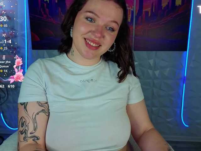 Sqwrtgg live webcam show