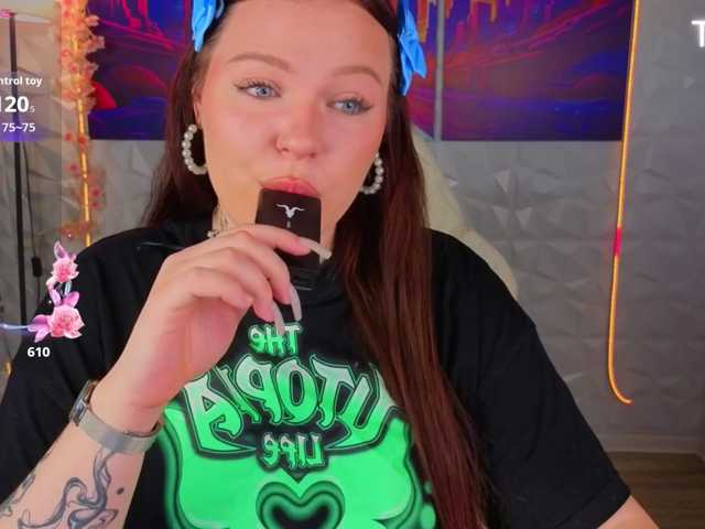 Monna-Krrrista, live now on BongaCams